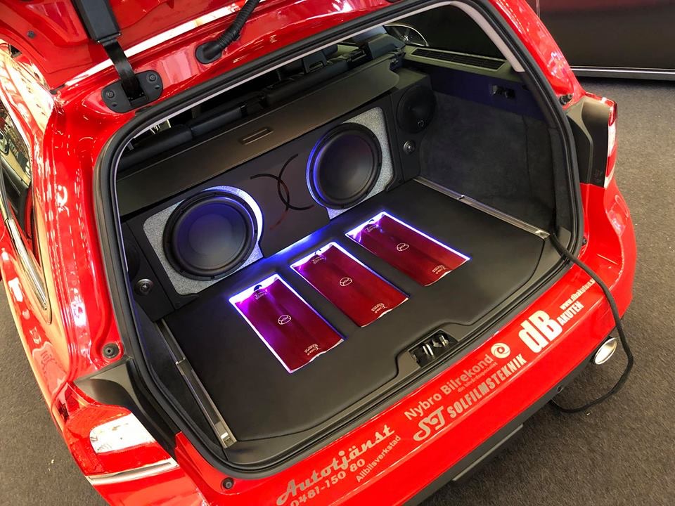 XCELSUS Show Car at Swedish Motor Show "ELMIA"